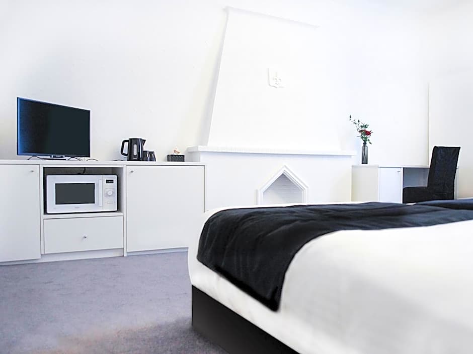 Hotel Satellite