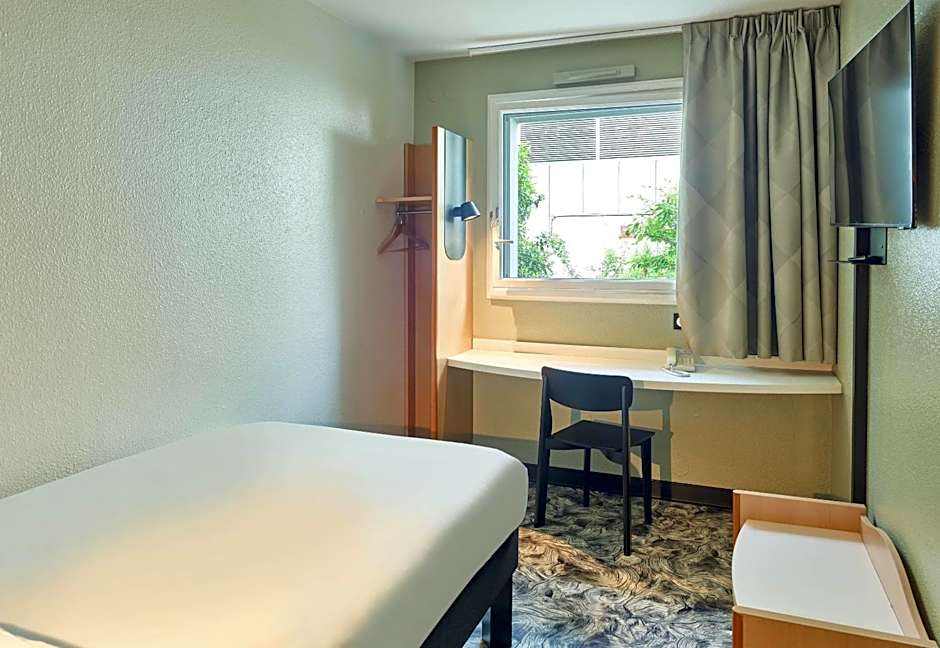 B&B HOTEL Paris Versailles