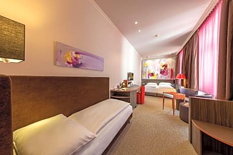 Deluxe Quadruple Room with Garden View