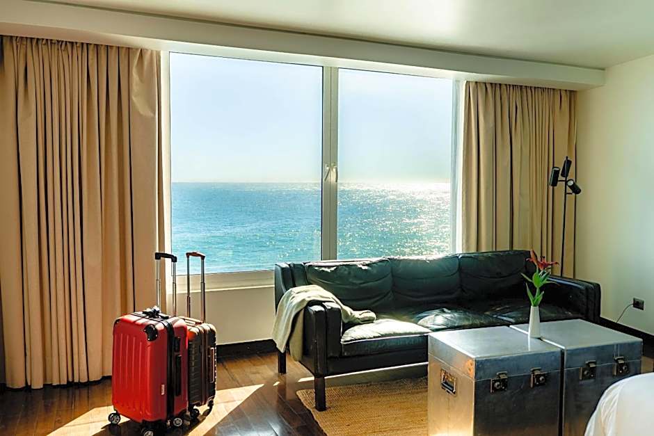 Radisson Blu Acqua Hotel & Spa Concon