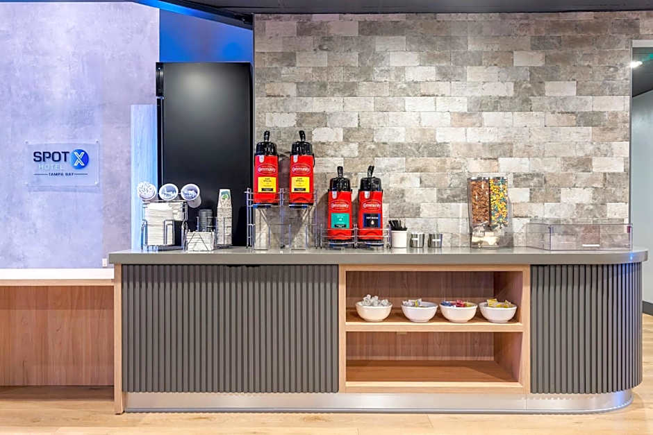 SPOT X Hotel Tampa - Wesley Chapel by The Red Collection