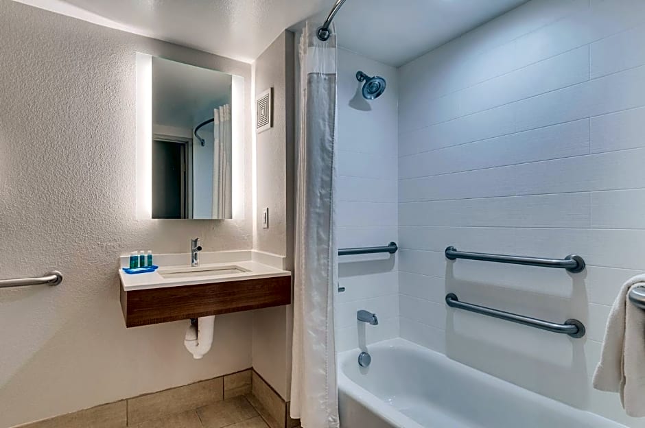 Holiday Inn Express Hotel & Suites Lake Elsinore By IHG