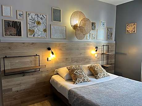 Double Room with Partial Sea View