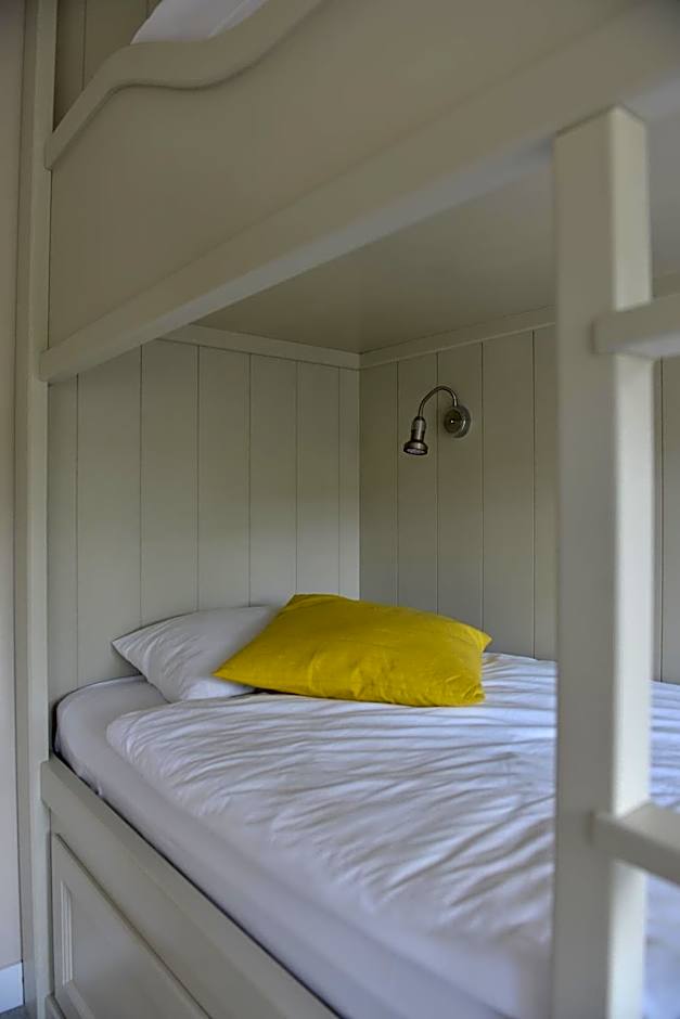 Five Point Hostel & Apartments