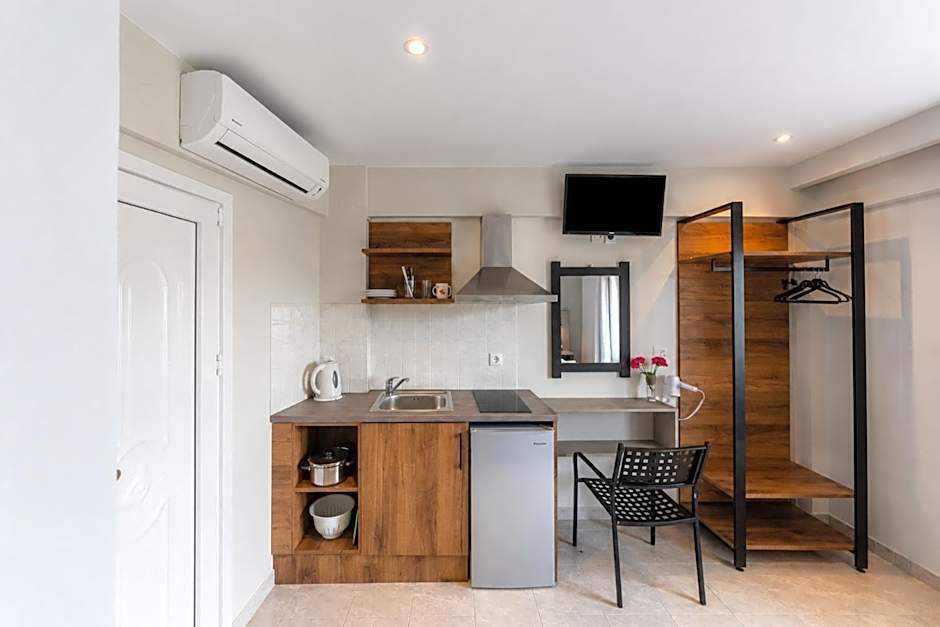 Nikos Villas - Poolside Getaways in Kavos, Corfu