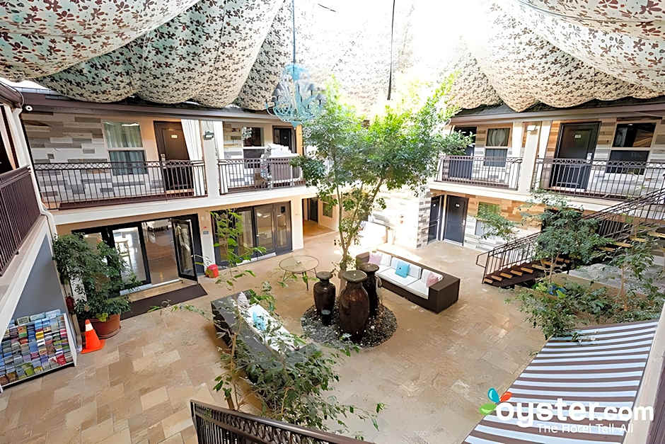 L.A. Sky Boutique Hotel