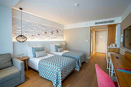 SUPERIOR LAND VIEW (SNG)