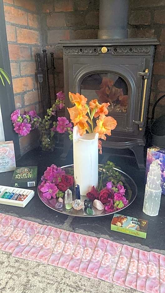 Rie's Retreat- The Gold Room