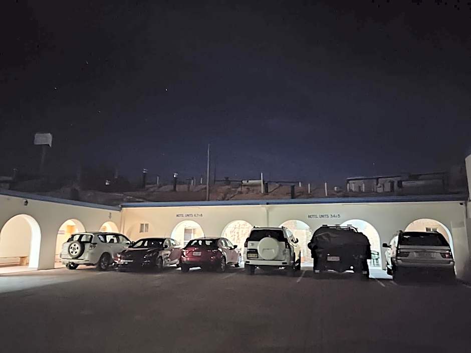 Radeka Downunder Underground Motel