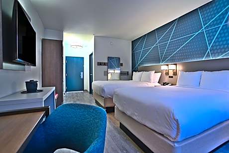 Standard Queen Room with Two Queen Beds and Tub - Accessible/Non-Smoking