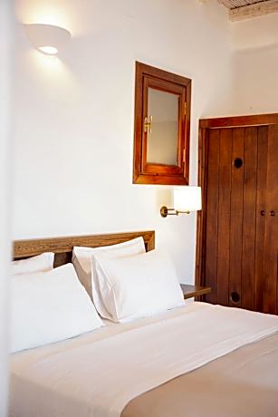 Deluxe Suite (1 Double Bed)