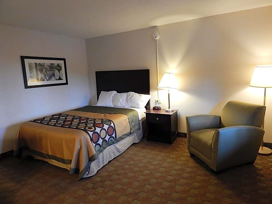 Super 8 by Wyndham White River Junction