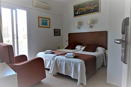 Twin Room with Extra Bed