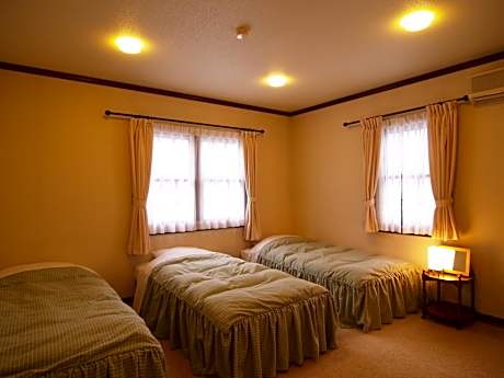 Triple Room with Shared Bathroom