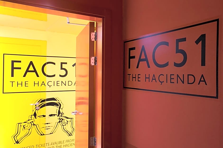 Sant Jordi Hostels Rock Palace