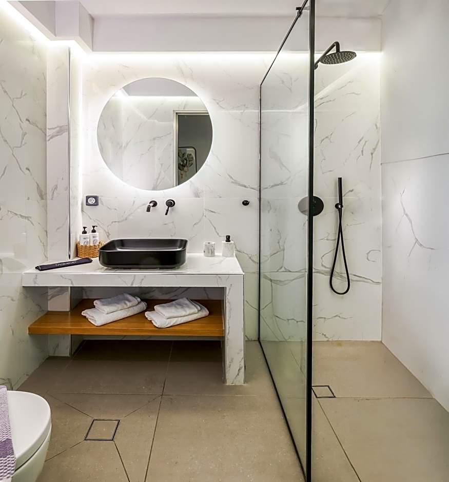 Amity Suites - Adults Only