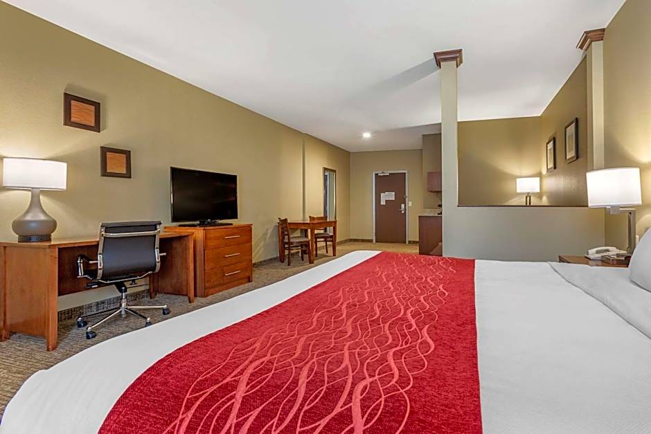 Comfort Inn & Suites Near Mt. Rushmore