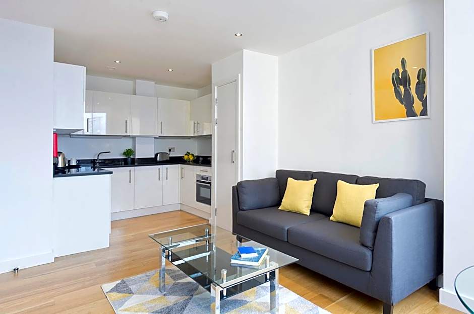 Red Lion Court by City2Stay