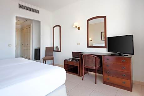 Twin Room with Balcony and  Sea View