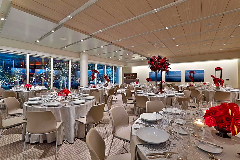 HALL Arts Hotel Dallas, Curio Collection by Hilton