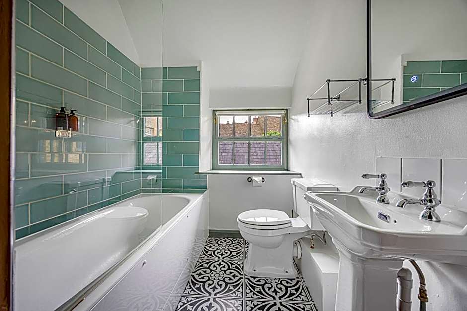 The Golden Pheasant Inn