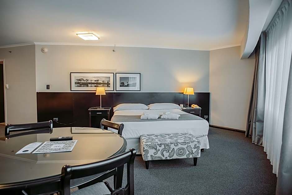 Plaza Real Suites Hotel