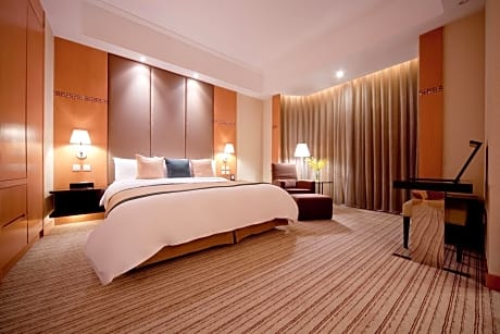 Executive Club Premier King Room
