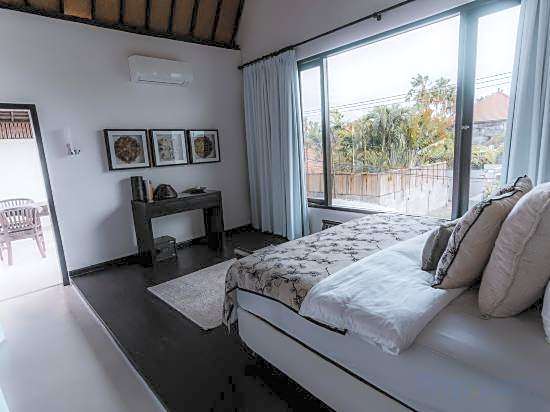 Villa Manis Kecil