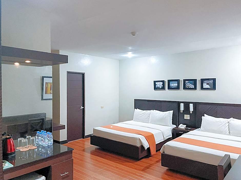 RedDoorz Plus @ Hotel Esse