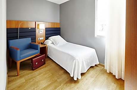 Single Room For 1 Person