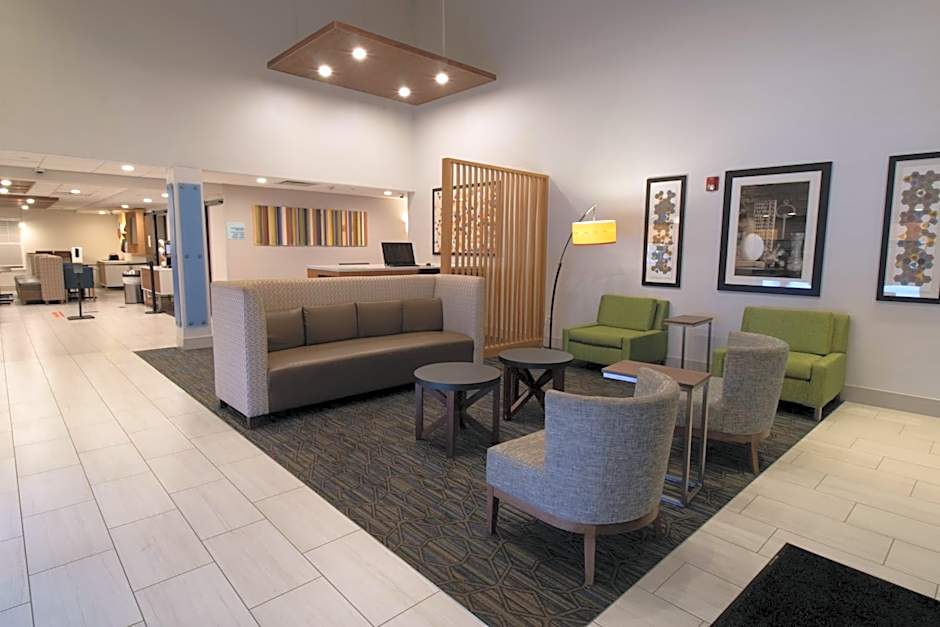 Holiday Inn Express & Suites Manassas By IHG