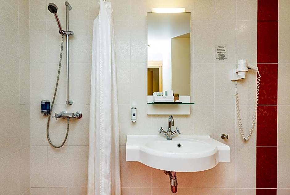 Meriton Old Town Garden Hotel
