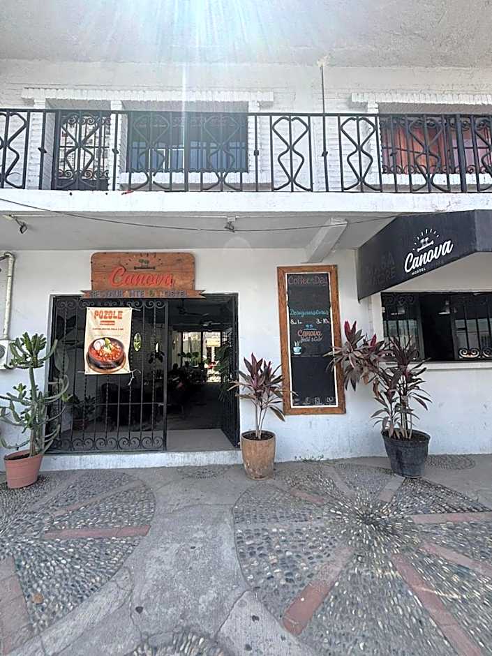 Canova Hostel & Pizza