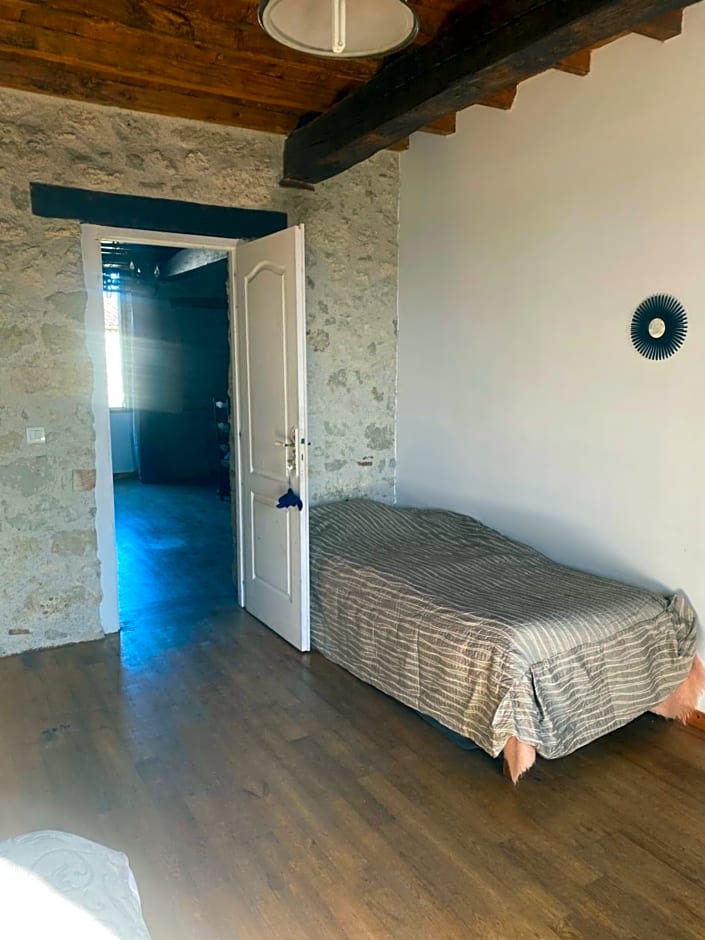 CHEZ SOPHIE -Chambres d¿hôtes, Gîte et Gîte équestre