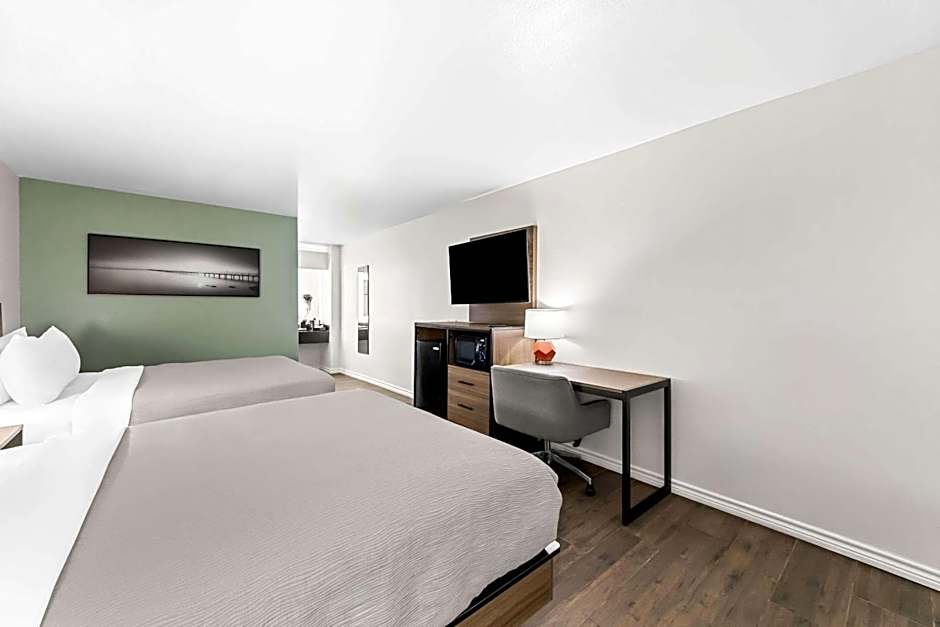 Quality Inn & Suites Port Lavaca near Lighthouse Beach