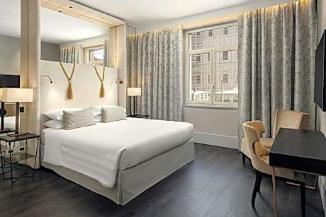 Deluxe Twin Room with Urban View