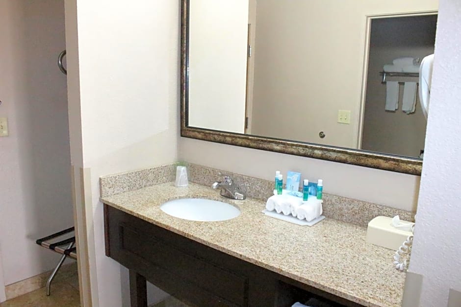 Holiday Inn Express Kansas City Liberty Missouri By IHG