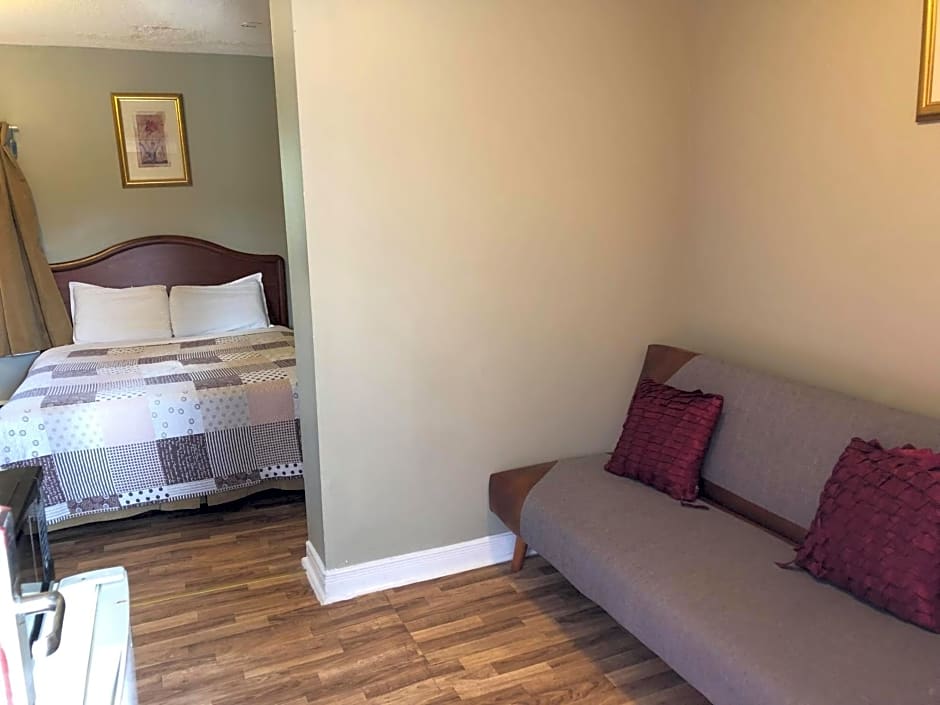 Niagara Inn & Suites