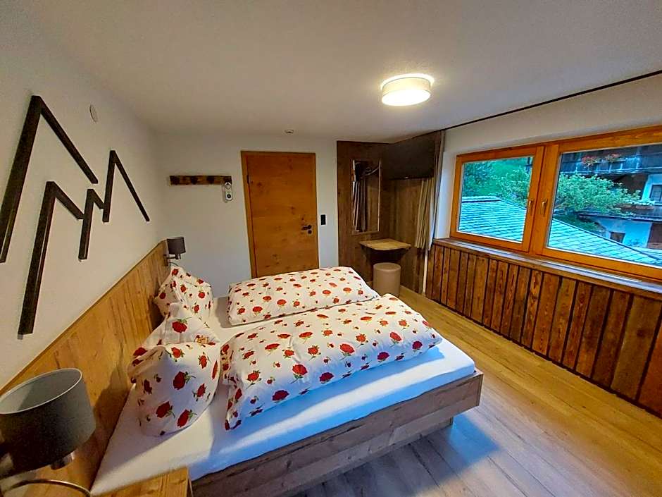 Hotel & Alpengasthof Pinzgerhof