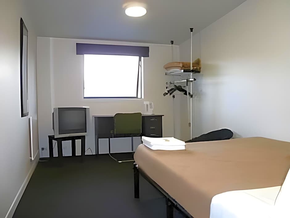 K Road City Travellers Hostel