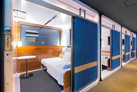 Superior Capsule Room for Female