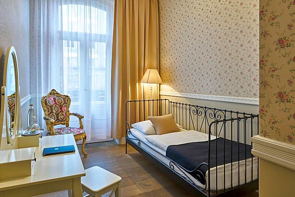 Hotel 38