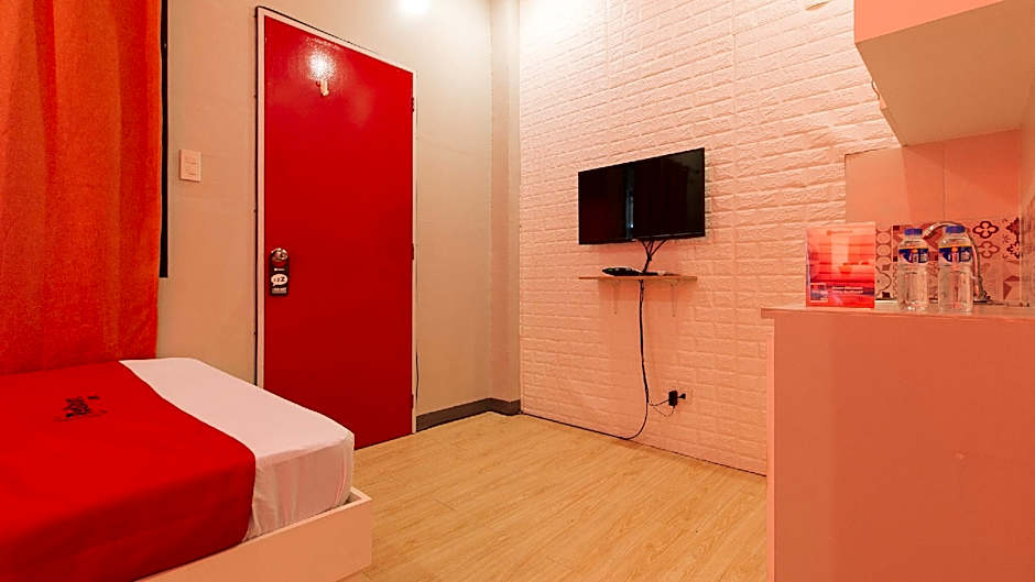 RedDoorz near Christ the King Medical Center