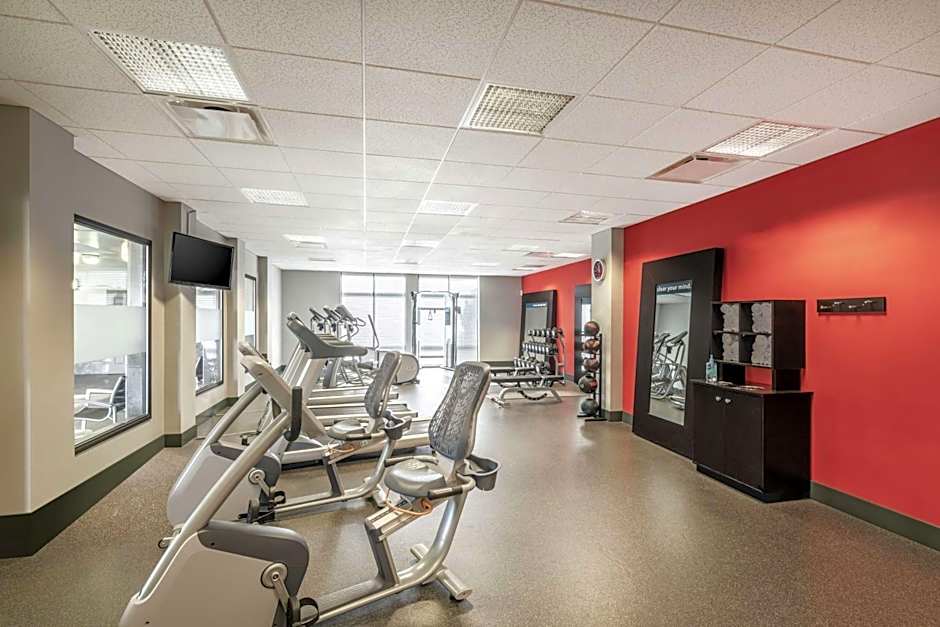 Hampton Inn By Hilton & Suites Roanoke Airport VA