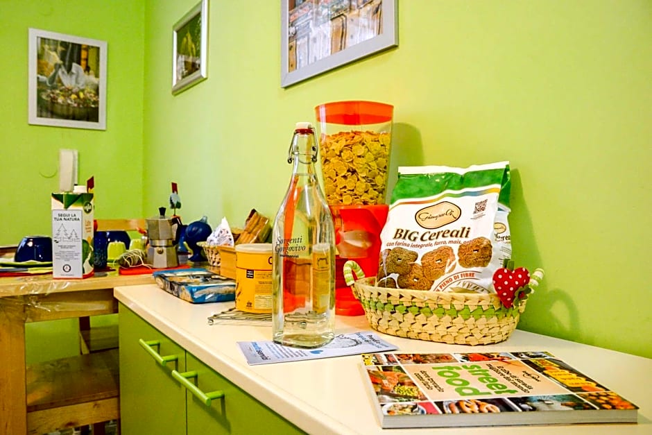 Casa Fuori Casa - 200 mt dal casello autostradale, parcheggio gratuito, garage moto