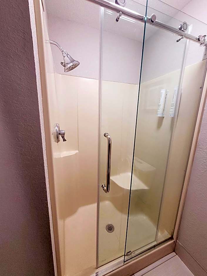 Clarion Pointe Harrodsburg-Danville