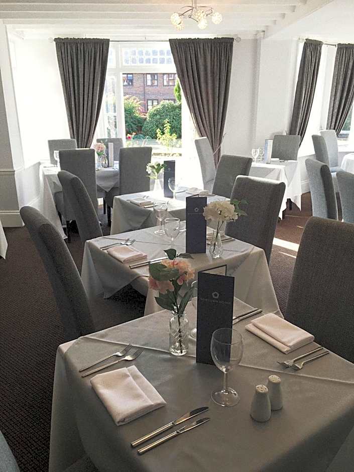 Newtown House Hotel
