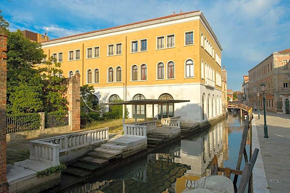 Palazzo Veneziano - Venice Collection