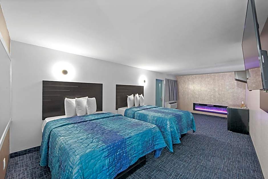 Hotel OPUS Bronx Near Bay Plaza Mall