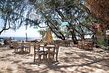 Cemara Beachfront Suite